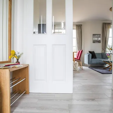 Ferienhaus, *